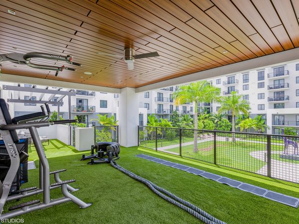 9400 NW 41st St #330