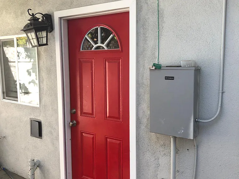 6640 Woodlake Ave — Photo 8