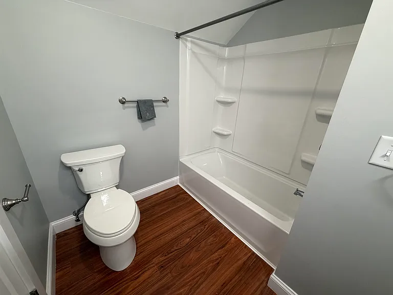 4 Elm St #B — Photo 18