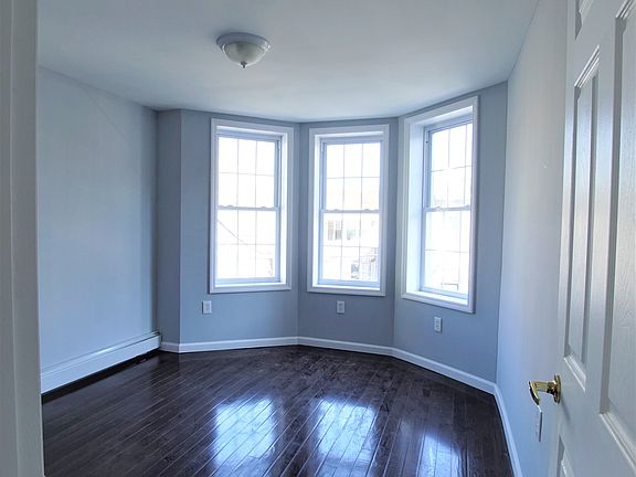 5th image of 640 E 229th St