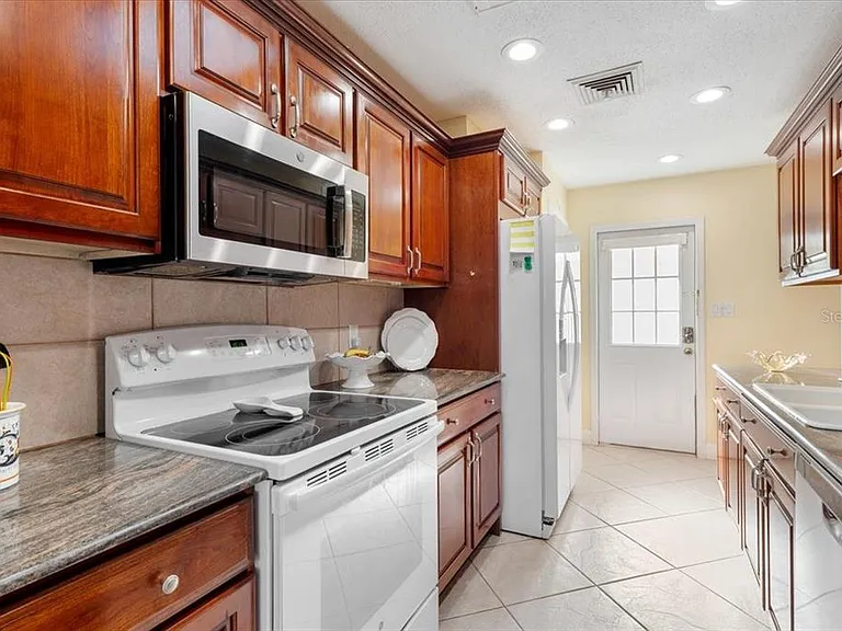 1387 Moonmist Dr #G-2 — Photo 24