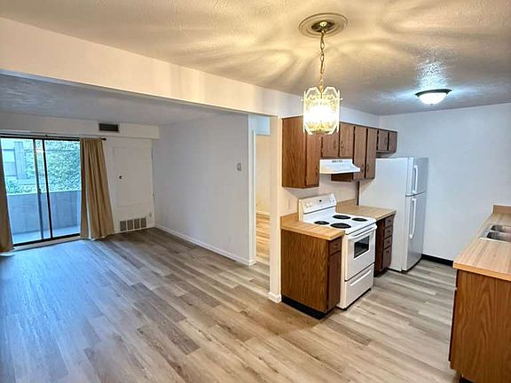 4th image of 1650 Cedarwood Dr APT 235