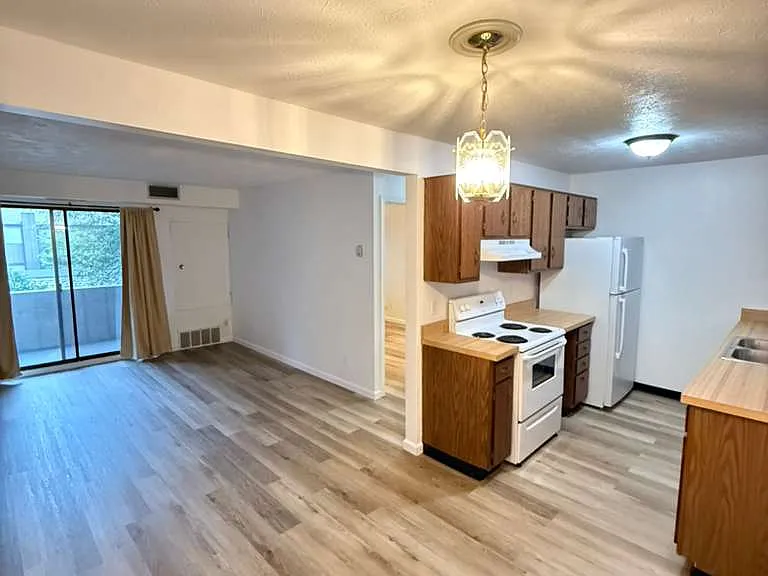 1650 Cedarwood Dr #235 — Photo 4