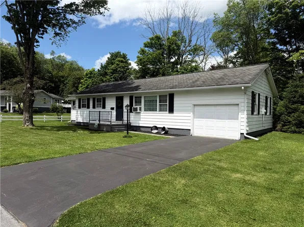 10 Flynn St, Walton, NY 13856