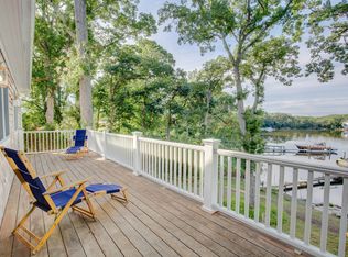 755 Luptons Point Rd, Mattituck, NY 11952