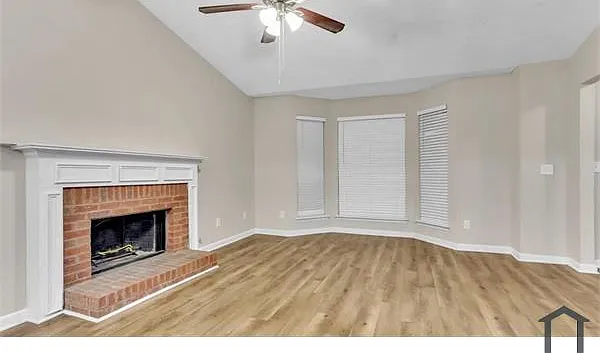 3720 Adamsville Dr SW — Photo 2