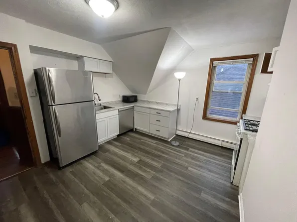 204 Ohio Ave Floor 3, Providence, RI 02905