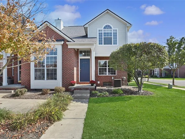 29204 April Ct, Walled Lake, MI 48390