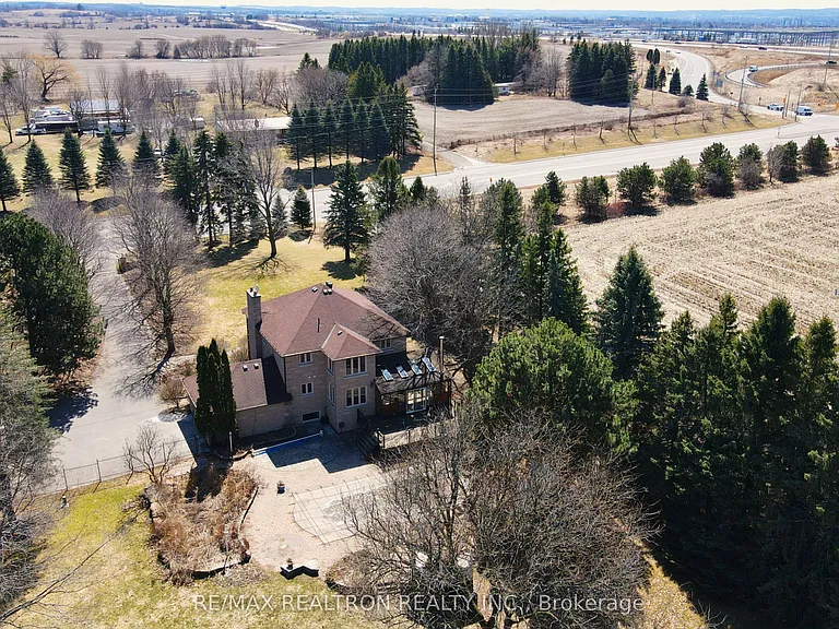 1998 Green Ln E — Photo 2