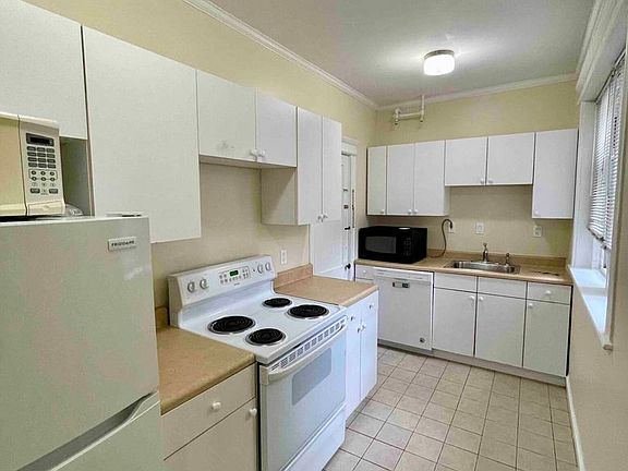 3rd image of 1637 Commonwealth Ave #80