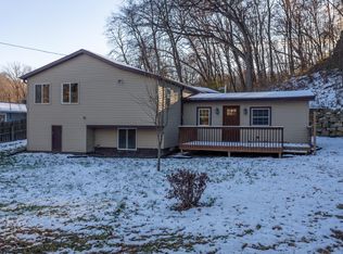 4524 Massey Station Rd, Dubuque, IA 52003