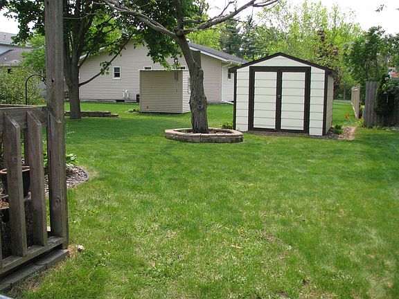 Side/back yard