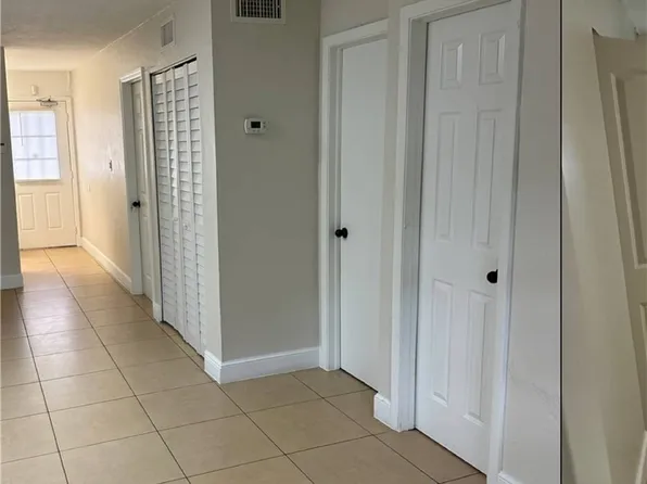 2535 Parkway St, Fort Myers, FL 33901