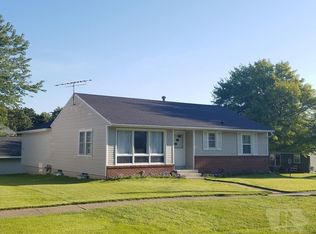 320 E Spring St, Sigourney, IA 52591