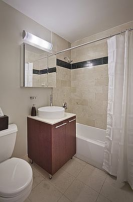 4th image of 100 John St APT 1710