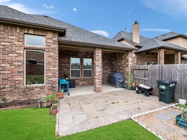 5231 Pickford Grv — Photo 26