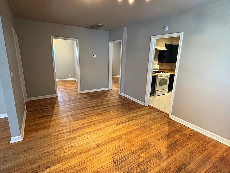 1134 S Xanthus Ave — Photo 7