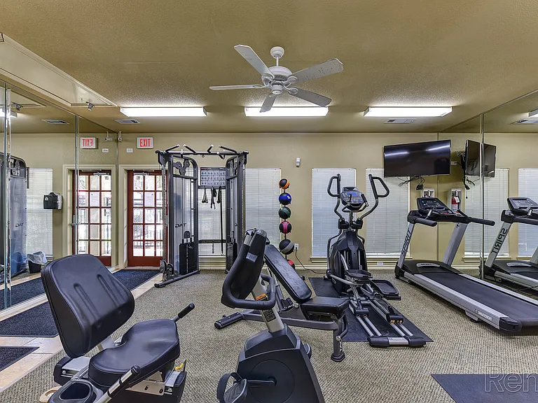 The Lodge at Lost Pines Apartments — Photo 8