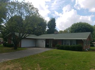 1815 Woodlawn Dr, Washington, IN 47501