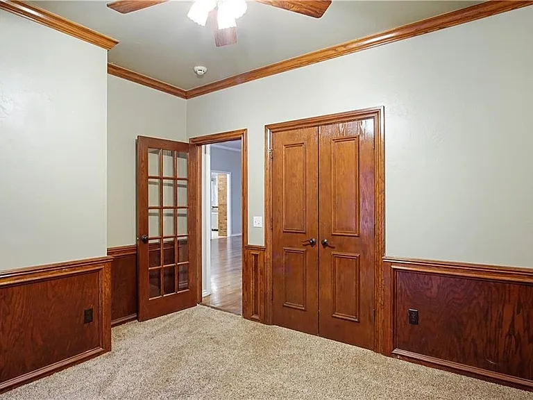 9417 Forest Dale Dr — Photo 19