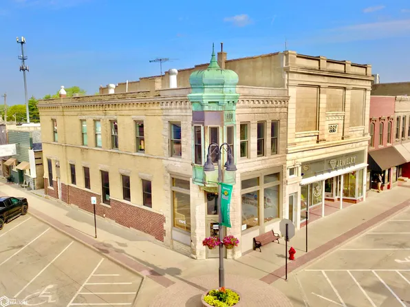 901 Main St, Grinnell, IA 50112