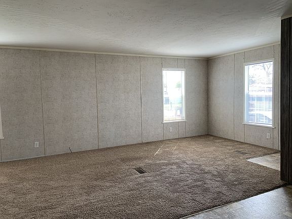 3rd image of 1846 Carmel Dr #84