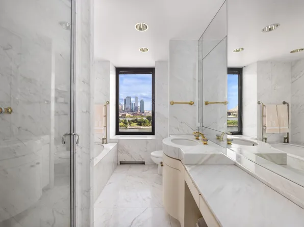 450 East 52nd Street image 31 of 33