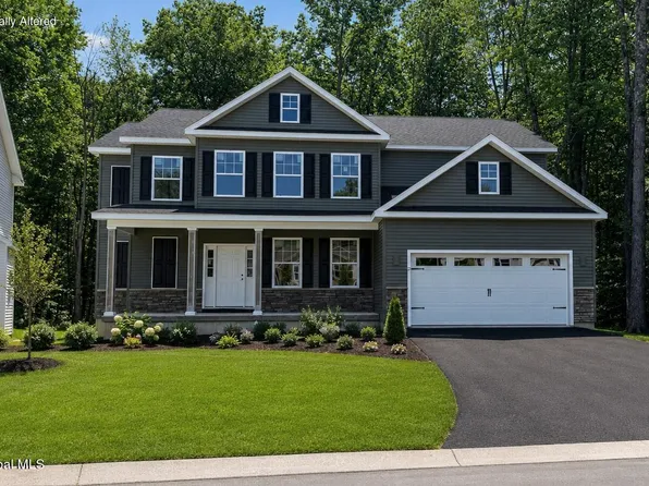17 Balsam Court, Ballston Lake, NY 12019
