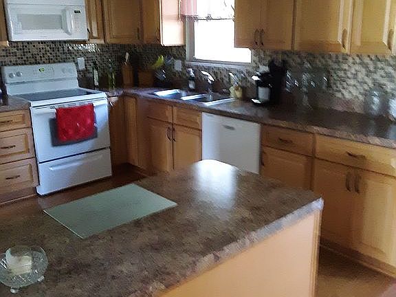 4th image of 145 Parklane Dr