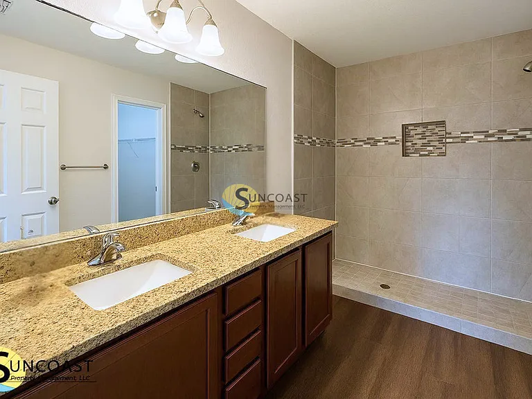 7088 Plymouth Grove Ct — Photo 9