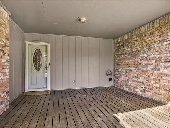 4th image of 110 John St