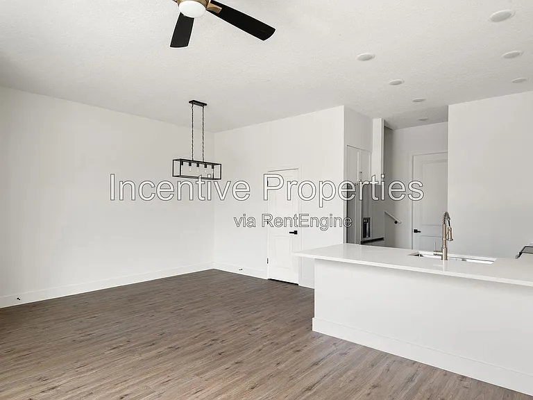 431 Braddock Ave — Photo 16