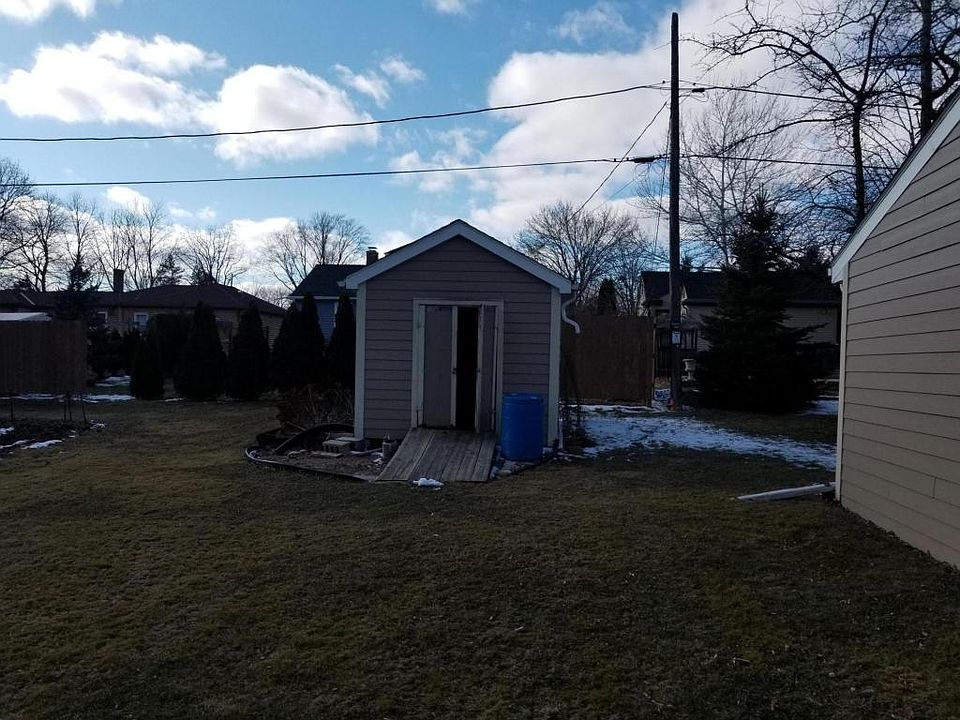 2nd image of S70W17511 Forest Dr