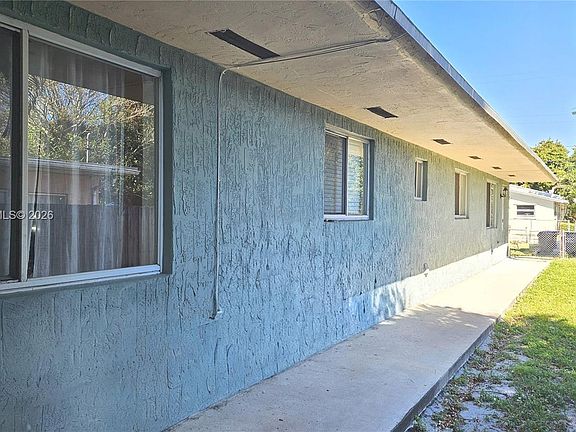 4th image of 2411 Thomas St