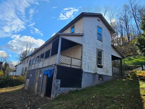 106 National Ln, Morgantown, WV 26501