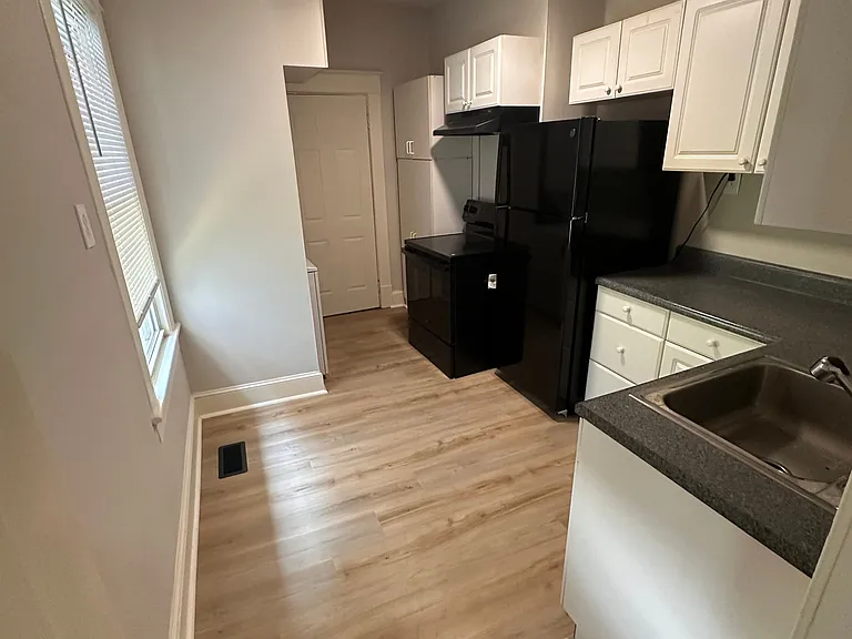 125 Lee Ave — Photo 11