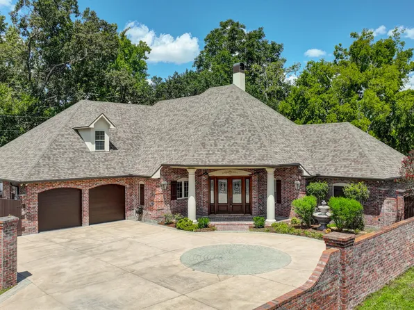 143 Enchanted Oak Blvd, Lafayette, LA 70508