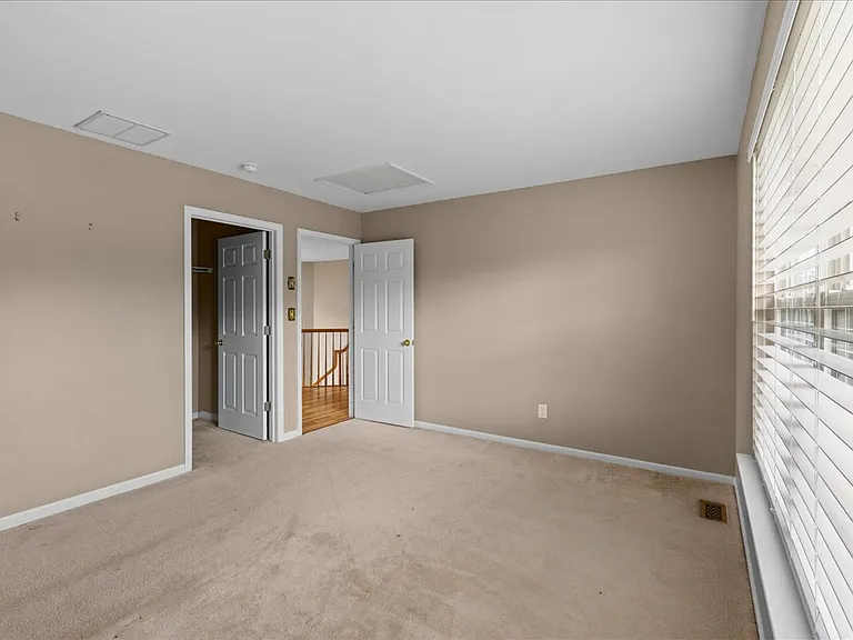 49 Equestrian Dr — Photo 30