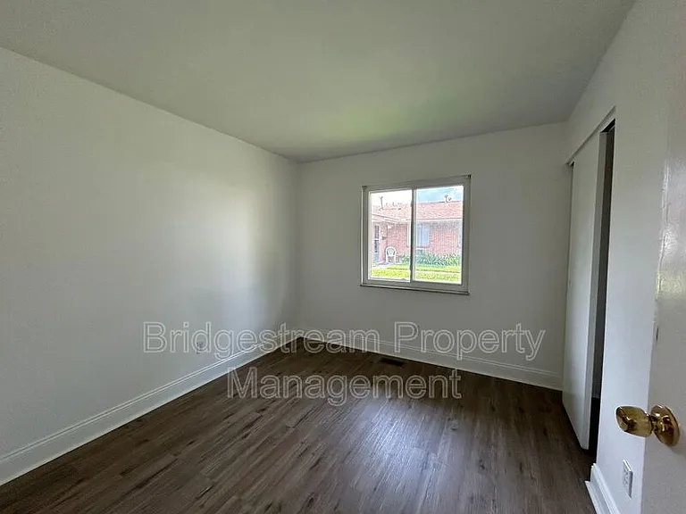 4605 Croftshire Dr — Photo 6