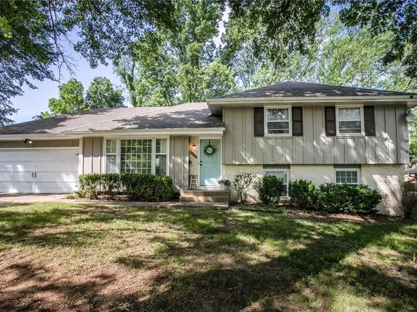 12508 Valley Brook Dr, Grandview, MO 64030