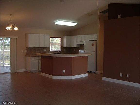 4th image of 3602 NE 14th Pl