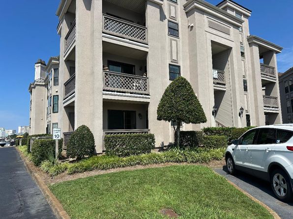 417 Harbour Pt APT 103