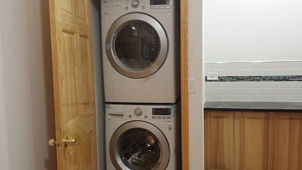 2nd image of 131 23rd St APT 1