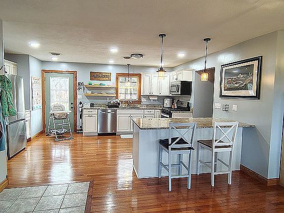 4th image of 16620 N 1580th St