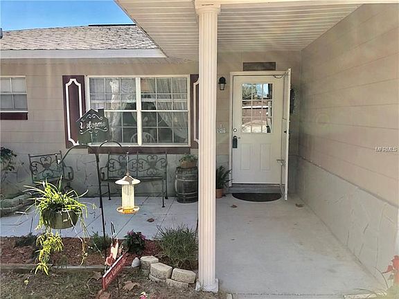 3rd image of 2710 Knollwood Trl
