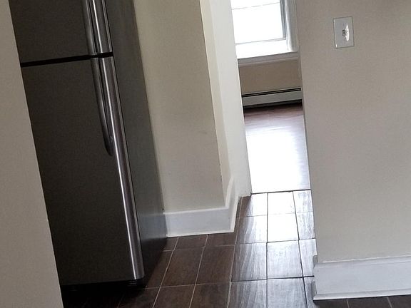 4th image of 341 N High St APT 3