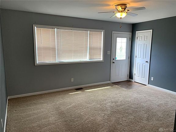 4th image of 325 Lutz Dr