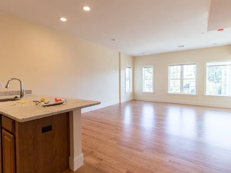 5165 Washington St #13 — Photo 1