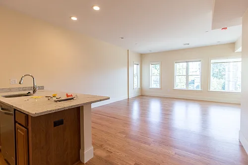 5165 Washington St #13 Photo 1