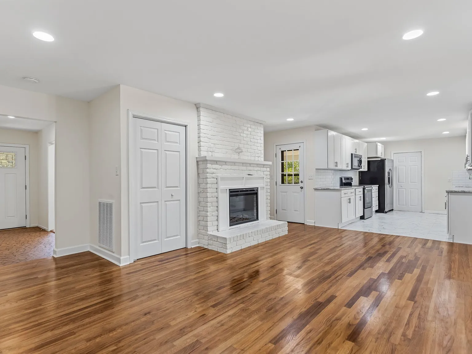 3 bed, 1785 sqft, $1,995 — Photo 4